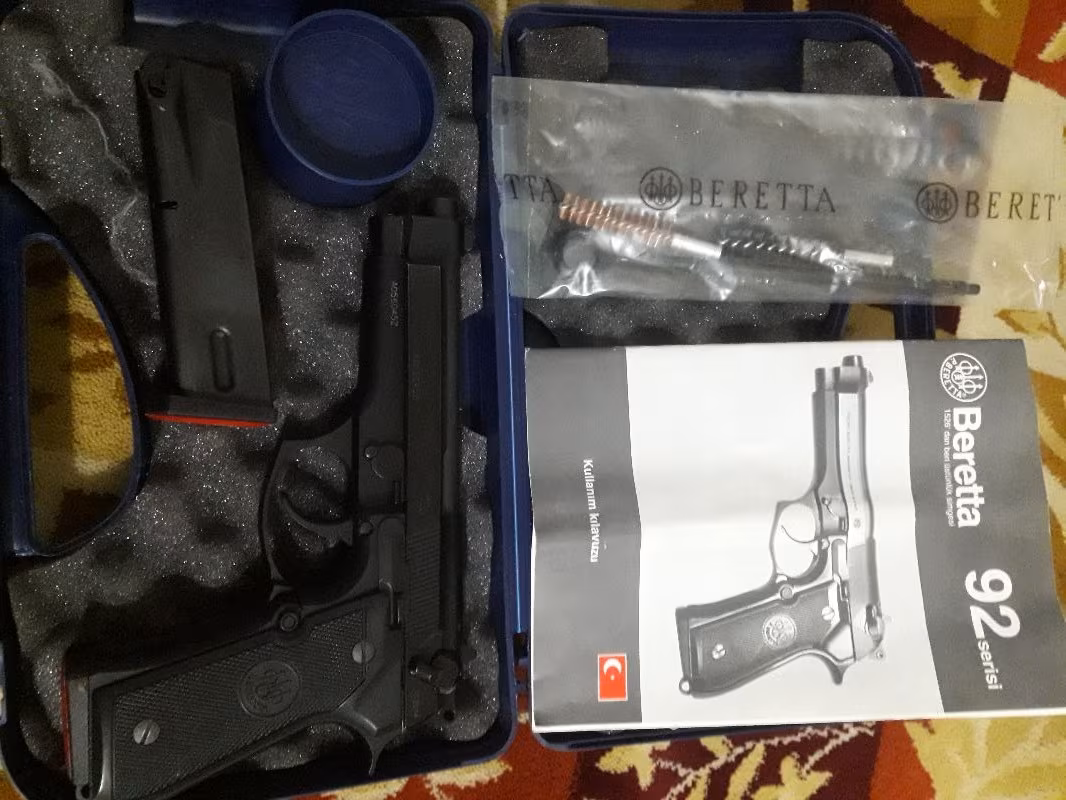 Baretta fs92 ilk sahibinden kitapçığı temizleme kiti dahi açılmamış