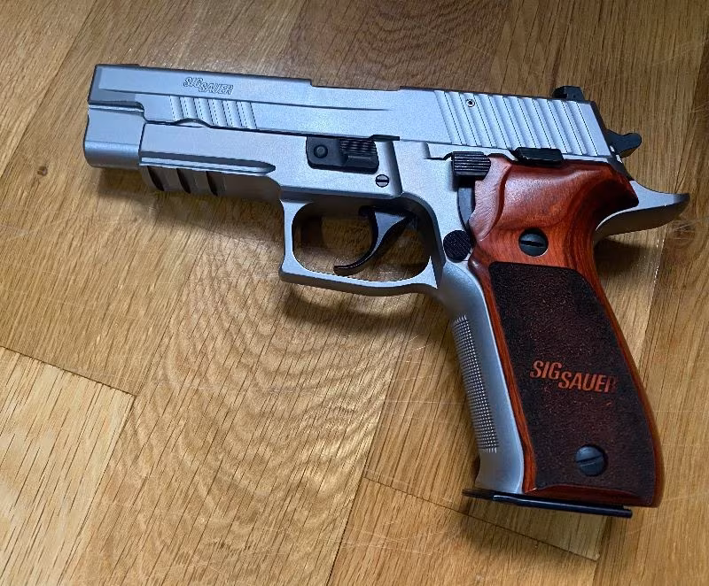 Sig Sauer P226 Elite (kapora aldım, ilginize teşekkürler)