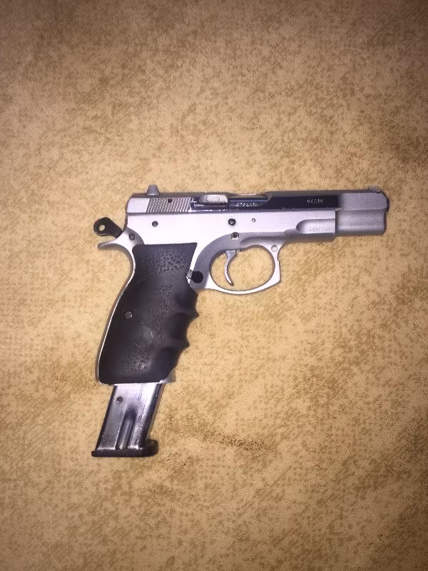 Bayan emekli polisden 97 cz