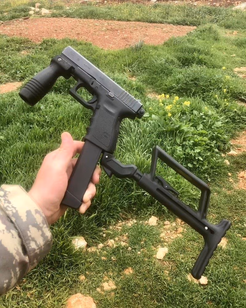 Askeri personel den ful yapılı GLOCK