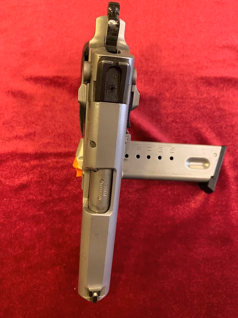 Sahibinden Temiz Smith&Wesson 5906 9x19 mm Tabanca