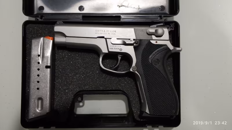 5906 Smith Wesson