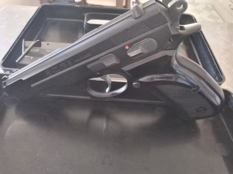 Temiz emekli polisten CZ 75 az kullanılmış