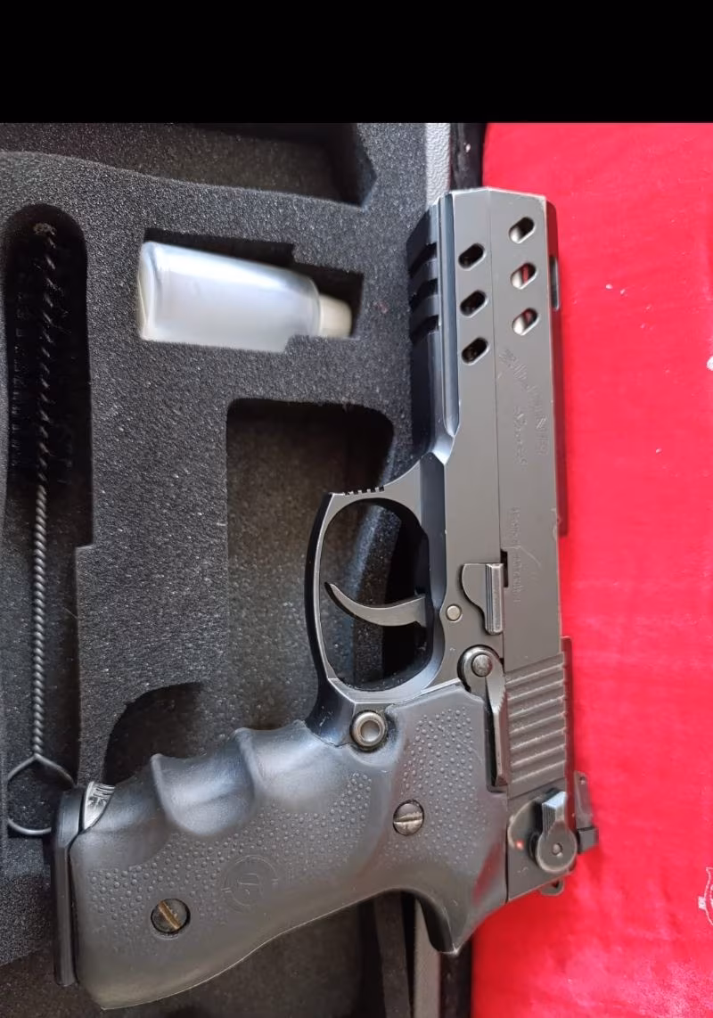 Memurdan Zigana sport tabanca sarsılmaz kilitli kutu yanında hediye verilecektir Zigana silaha uyumludur