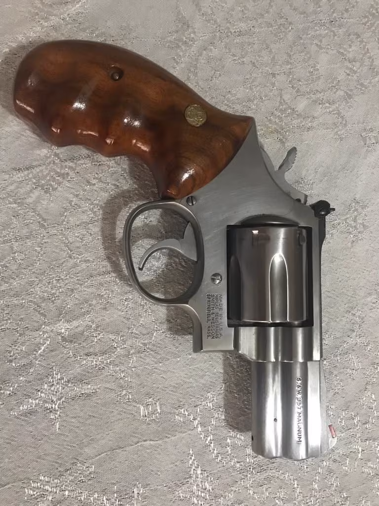 BAYAN AVUKATTAN ORJİNAL SMITH WESSON 357 MAGNUM