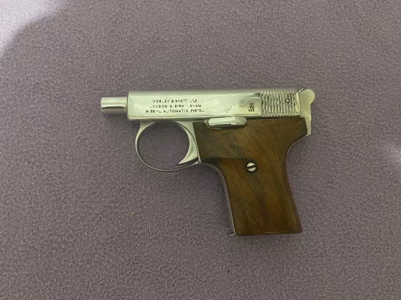 Kamu görevlisinden  6.35 webley Scott