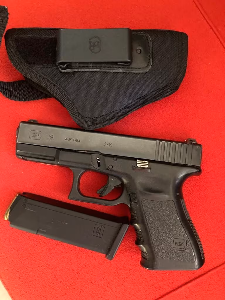 Glock 19 kamu personelinden