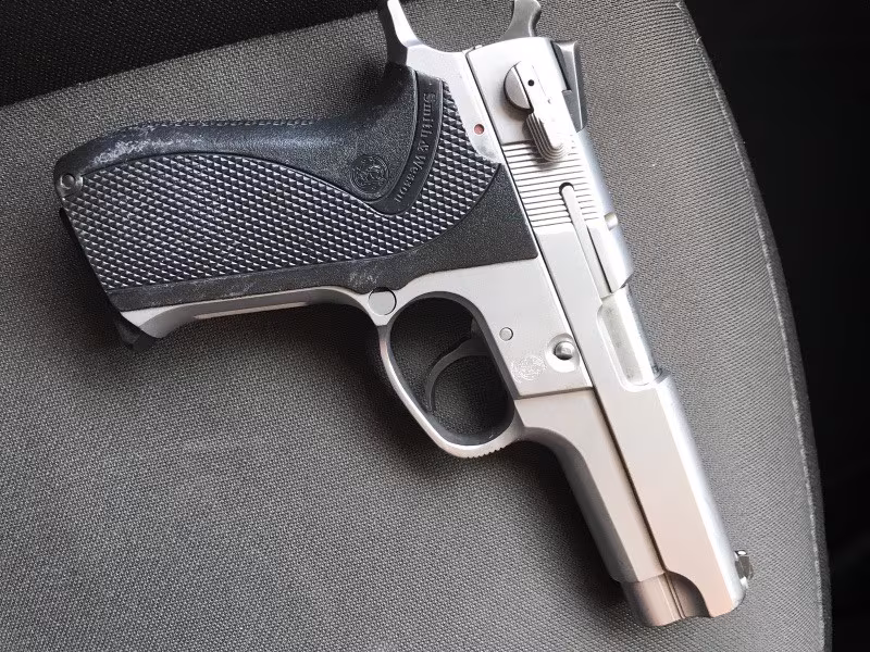 Efsane Smıth wesson 15+1 17500 TL