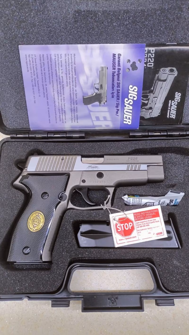 P 226
