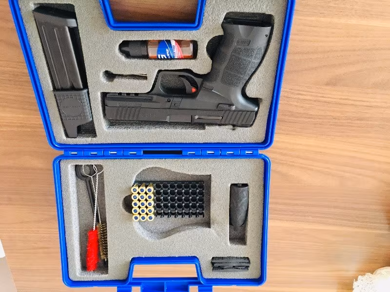 Polisten sar9 sadece iki şarjör fişek atılmıştır