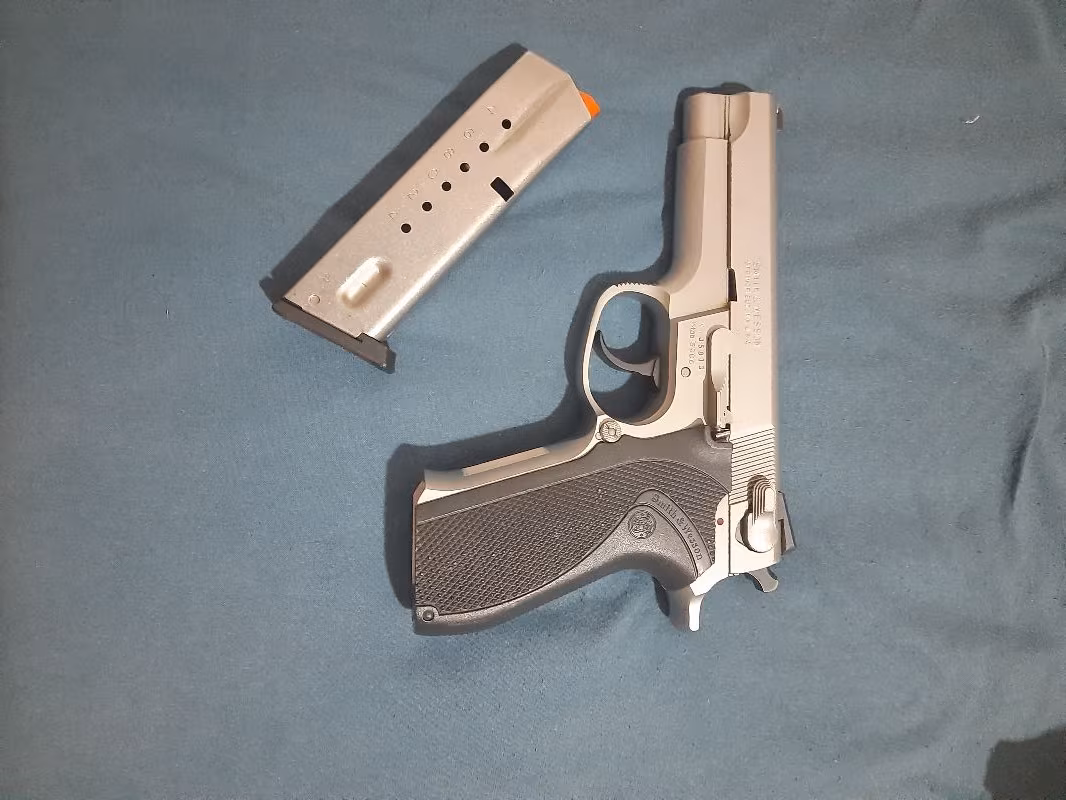 Askeri Personelden Temiz İkinci El Smith & Wesson