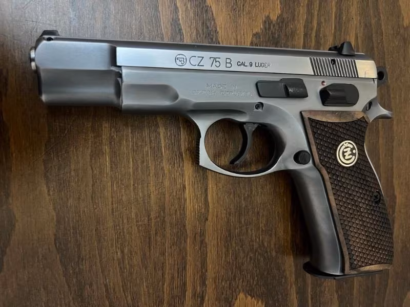 CZ 75 B TİTANYUM KAPLAMA 95 TUTULAN MODELİ CİFT ŞARJÖR ÖMÜRLÜK KOZLUOGLU'NDA ÖZENLE ÇİZİLMEZ TİTANYUM KAPLAMA YAPILD
