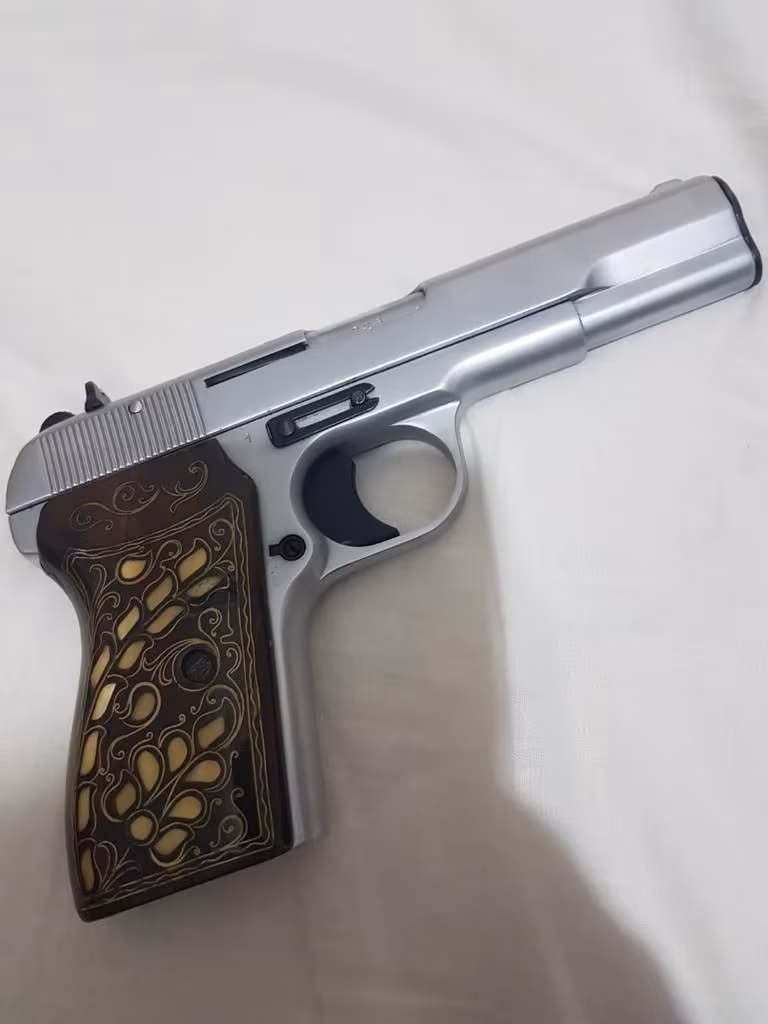 Askeri personelden temiz Alman Parabellum  9*19 mm