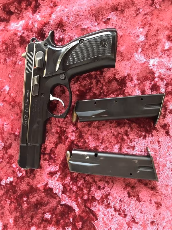 TEMİZ   ORJİNAL CZ75 TABANCA