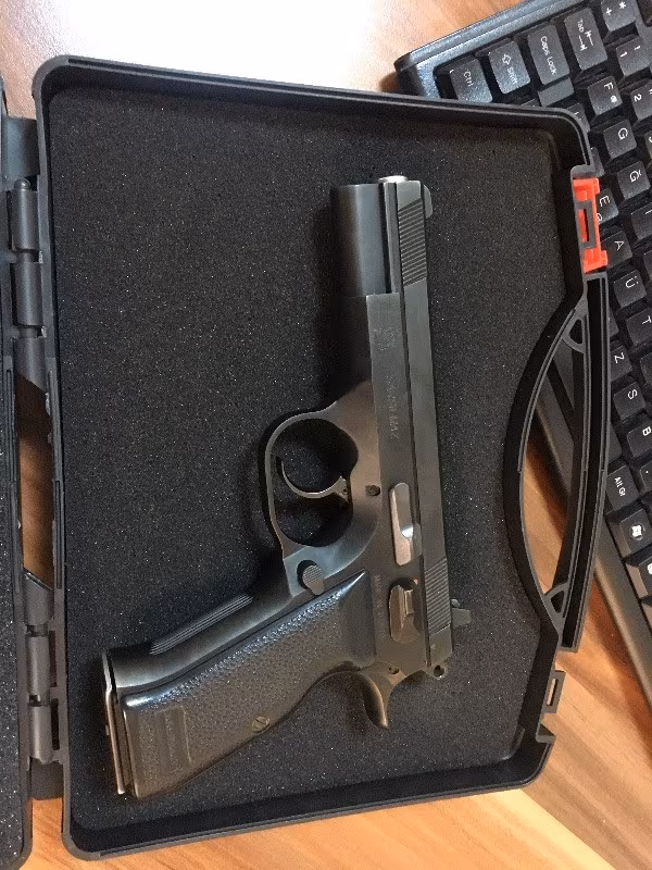 SATILIK MEMURDAN KILINÇ