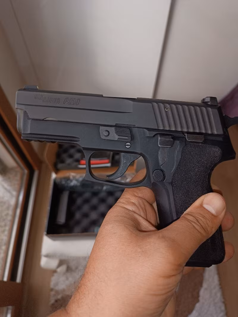 YÜKSEK YARGI MENSUBUNDAN ALDIĞIM SIFIR SİGSUAR P229  AMERİKAN TABANCA 3 ŞARJÖRLU TÜM APARATLARI MEVCUT