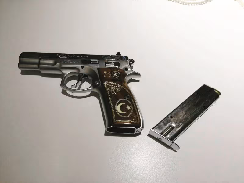 Emekli polisten CZ 75 B serisi