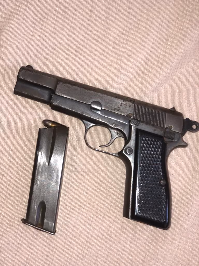 Emekli Polis Memuru ndan Balıklı Browning