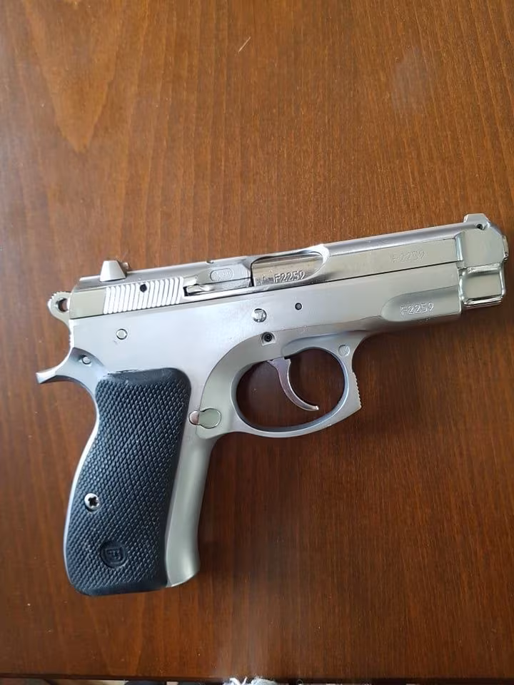 FİYAT DÜŞTÜ SON FIRSAT.   TEMİZ CZ 75 COMPACT 8750 TL