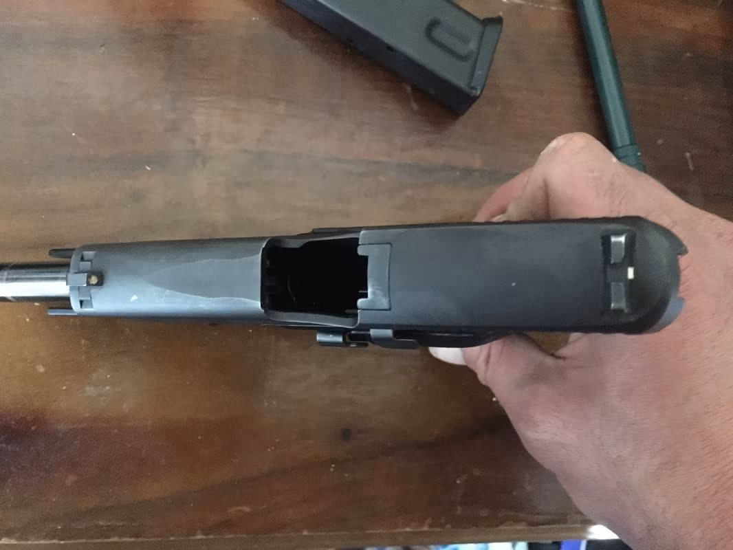 İzmir Kamu memurundan vefat nedeniyle satılık sıgsauer p228