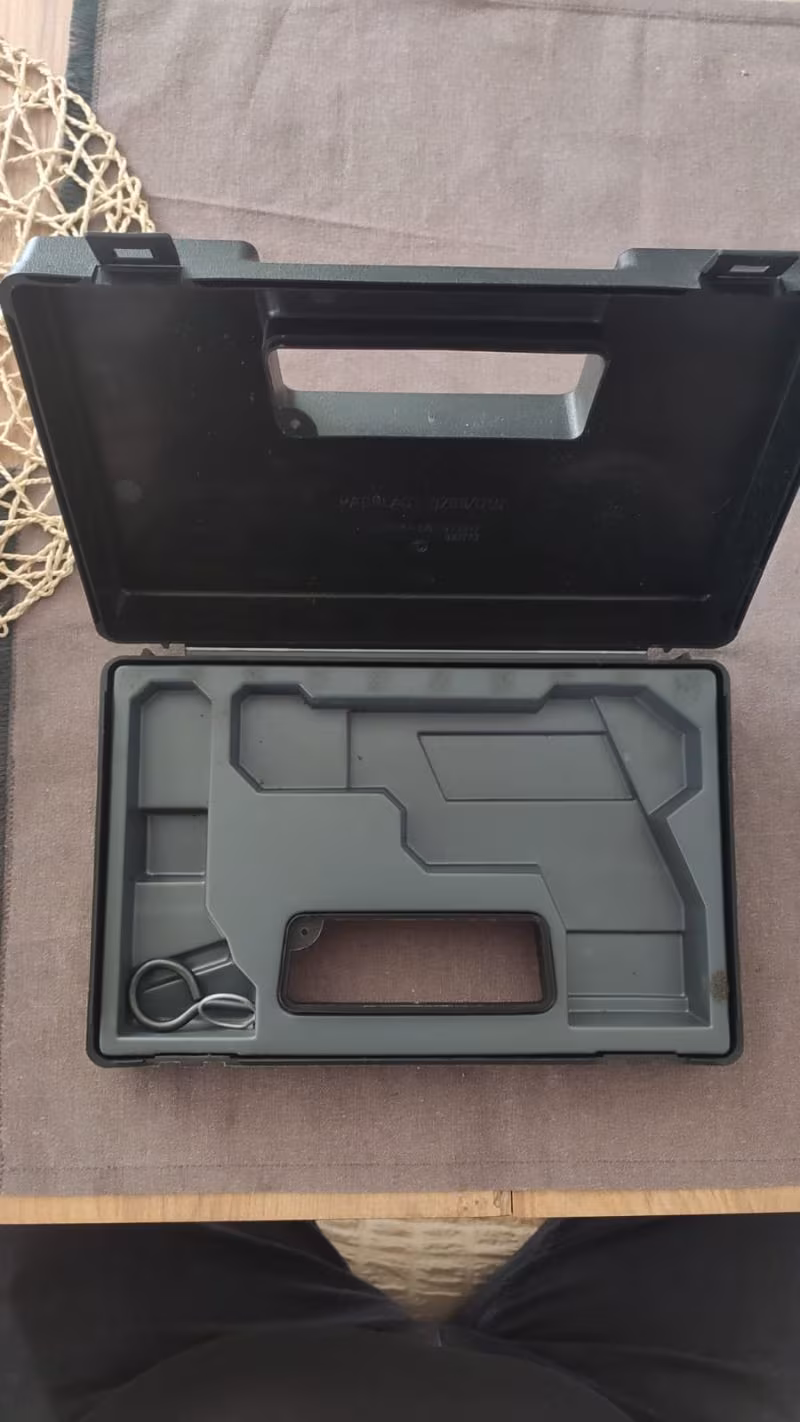 TEMİZ  CZ 75B 95 MODEL KROM KAPLI ÖZENLE KULLANILMIŞ YEDEK ŞARJÖR VE KUTUSU MEVCUT  EN TUTULAN MODEL