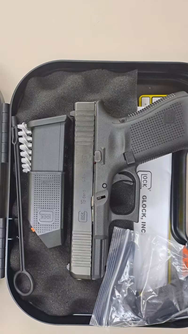 (SATILDI)GLOCK 19 GEN 5 TÜRKİYE LOGOLU SIFIR ATIŞ YAPILMAMIŞ