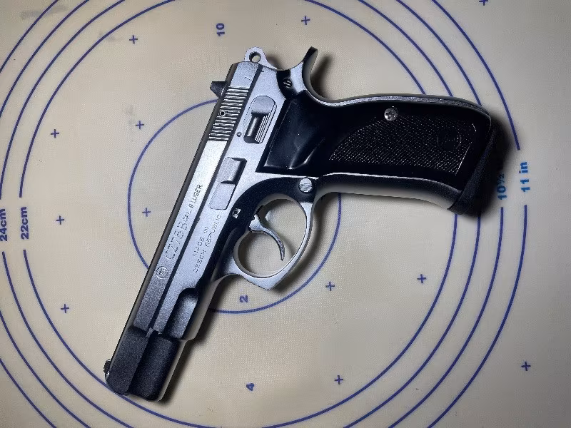 CZ-75 B Çekoslovakya, ÇEK Yapımı Tabanca