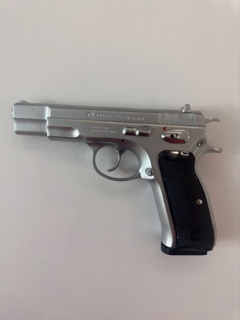 Kamu Görevlisinden temiz krom kaplama CZ 75