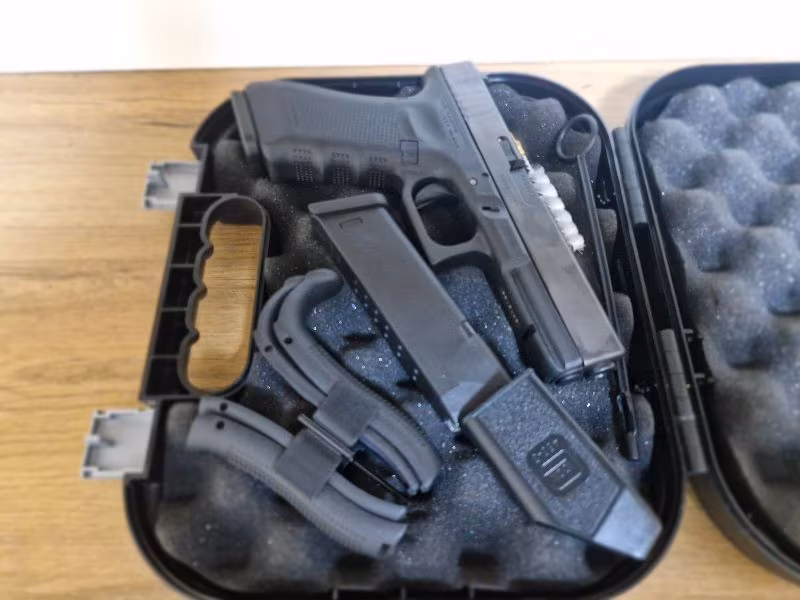 SIFIR KULLANILMAMIŞ GLOCK 17