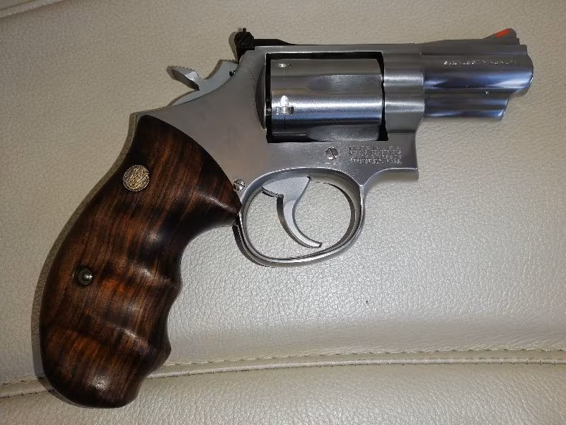 EMNİYET MENSUBUNDAN 357 MAGNUM SMİTH WESSO MOD 686-3