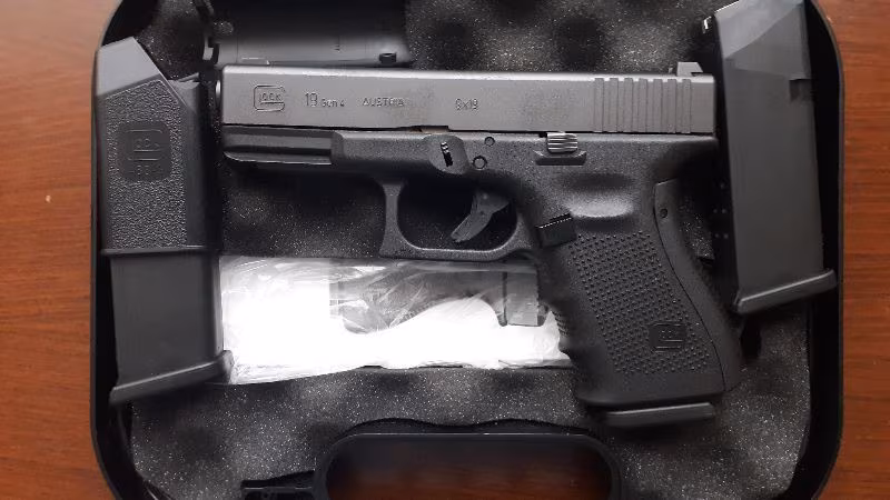 Sahibinden sıfır orjinal glock