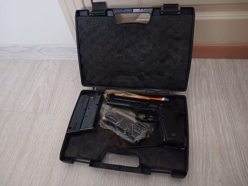 EMEKLİ JANDARMA PERSONELİNDEN HİÇ KULLANILMAMIŞ ÇİZİKSİZ BARETTA