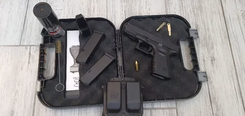 GLOCK 19 C DELİKLİ ANAHTARLI