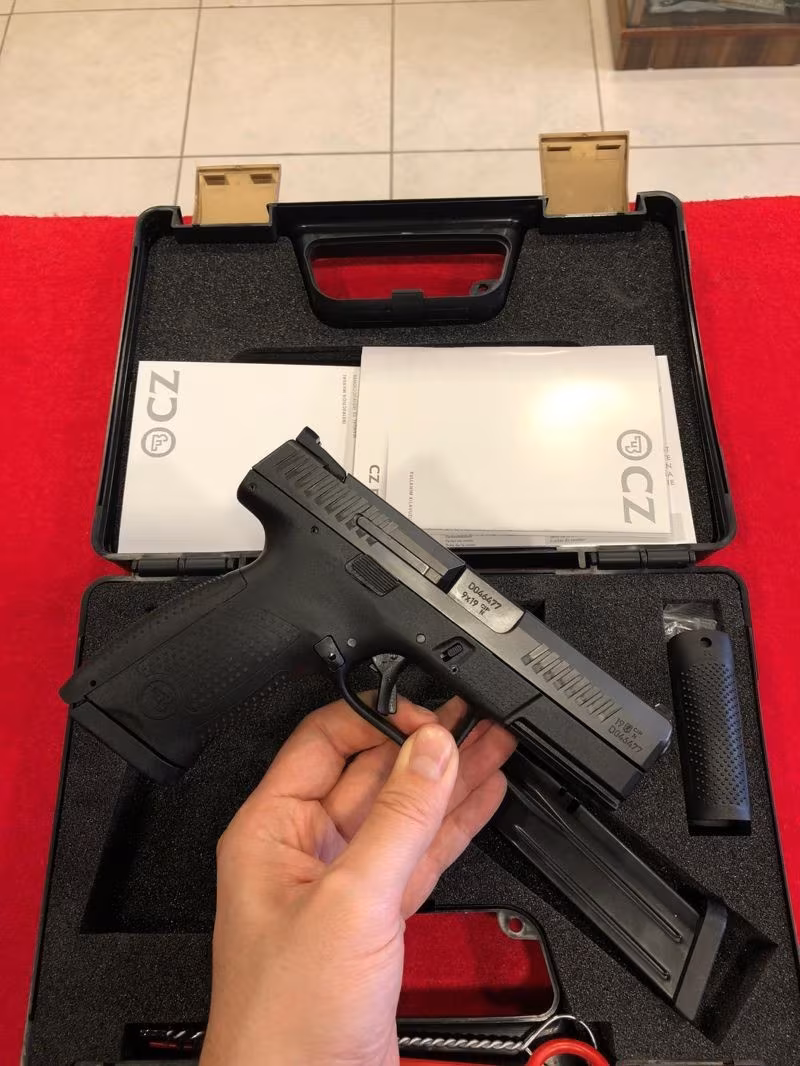 CZ P10-C