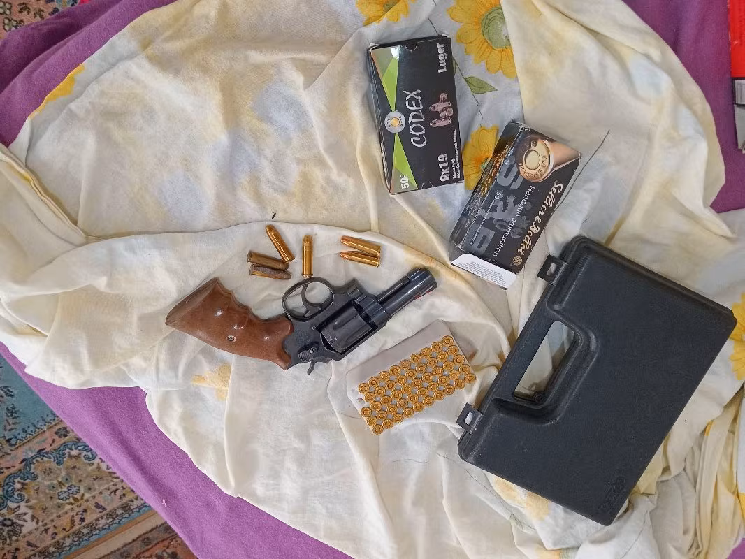 Sahibinden ruhsatlı 38 kalibre Smirh wesson