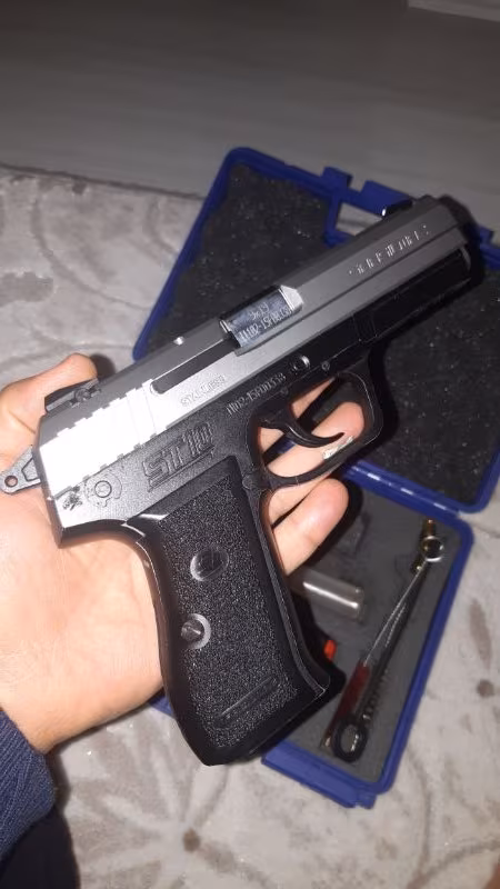 St 10 sarsılmaz saf çelik