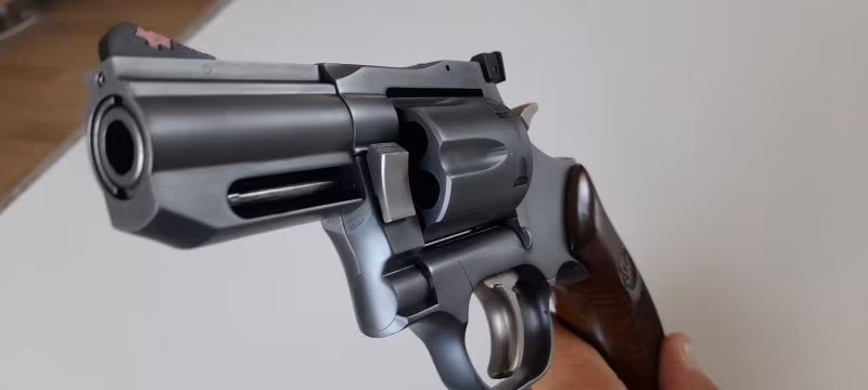 DAN WESSON 357 MAGNUM