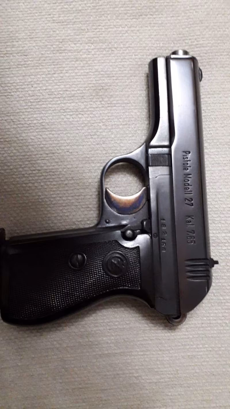 Pistole model 27