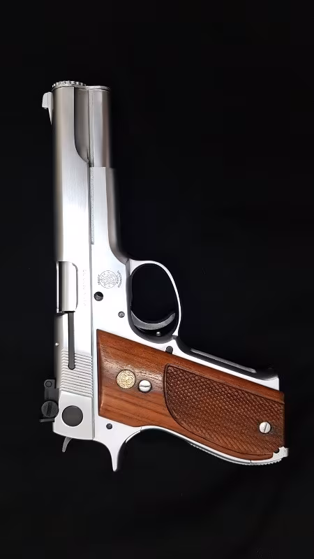 Silahçı Adem ‘den