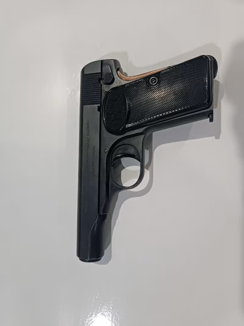 Kamu memurundan Orjinal Kısa Browning 1910