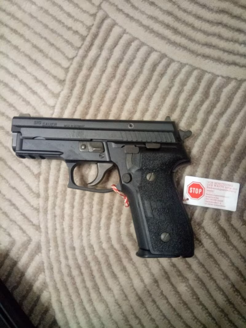 0 SigSauer P229 Alman