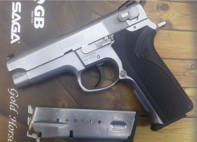 SİMİTH & WESSON 5906 SIFIR GİBİ DURUYOR