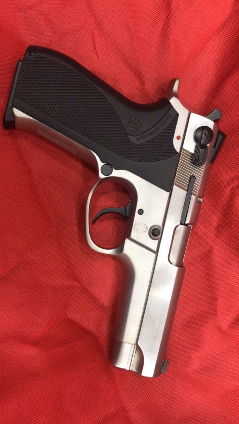 Smith  wesson 5904  tabanca