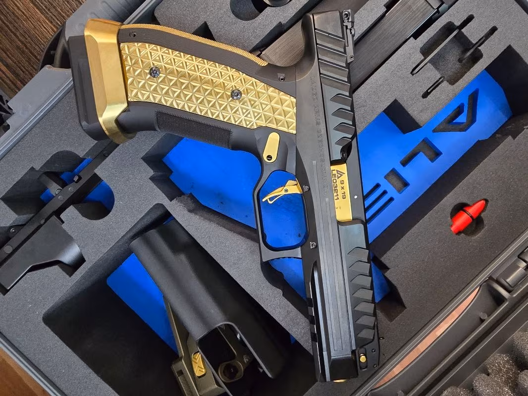 Laugo arms alien black gold