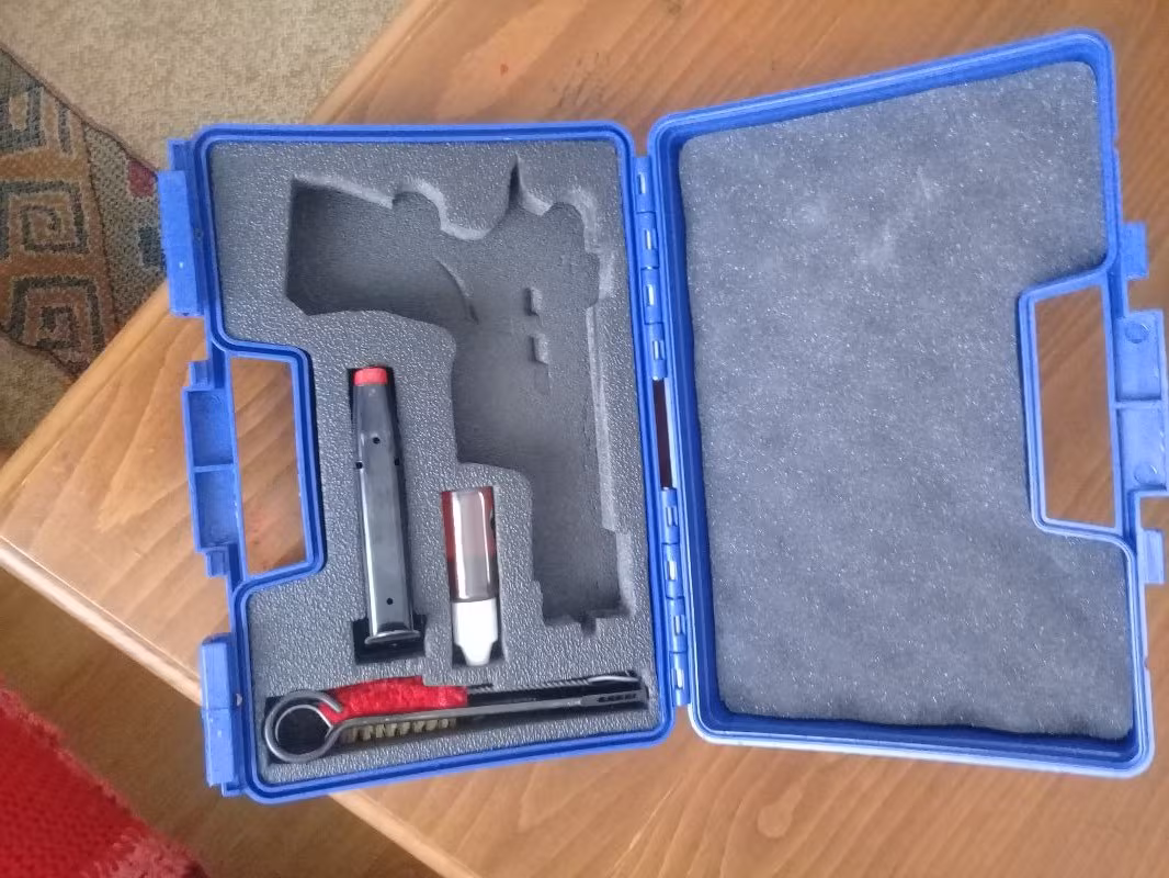 Sarsılmaz kutu+17+1 Şarjör