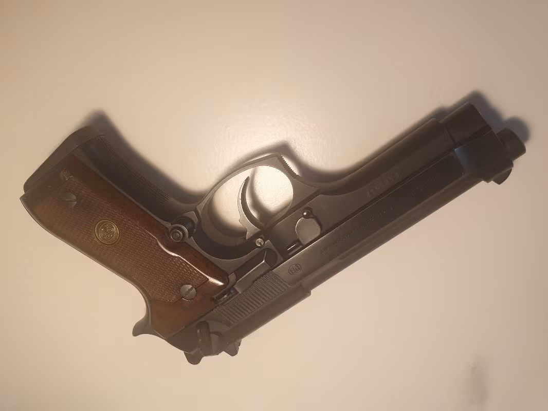 BERETTA 15+1 F92 İLK SAHİBİNDEN SIFIR GİBİ