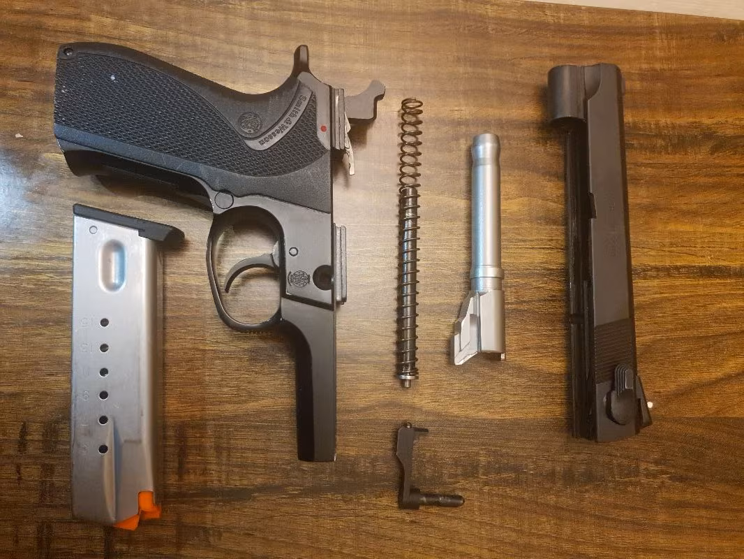 SMİTH WESSON 5904
