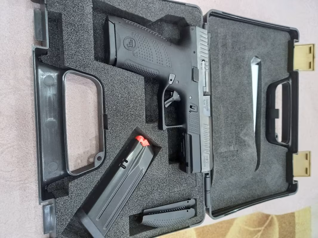 kusunda duruyor sıfır