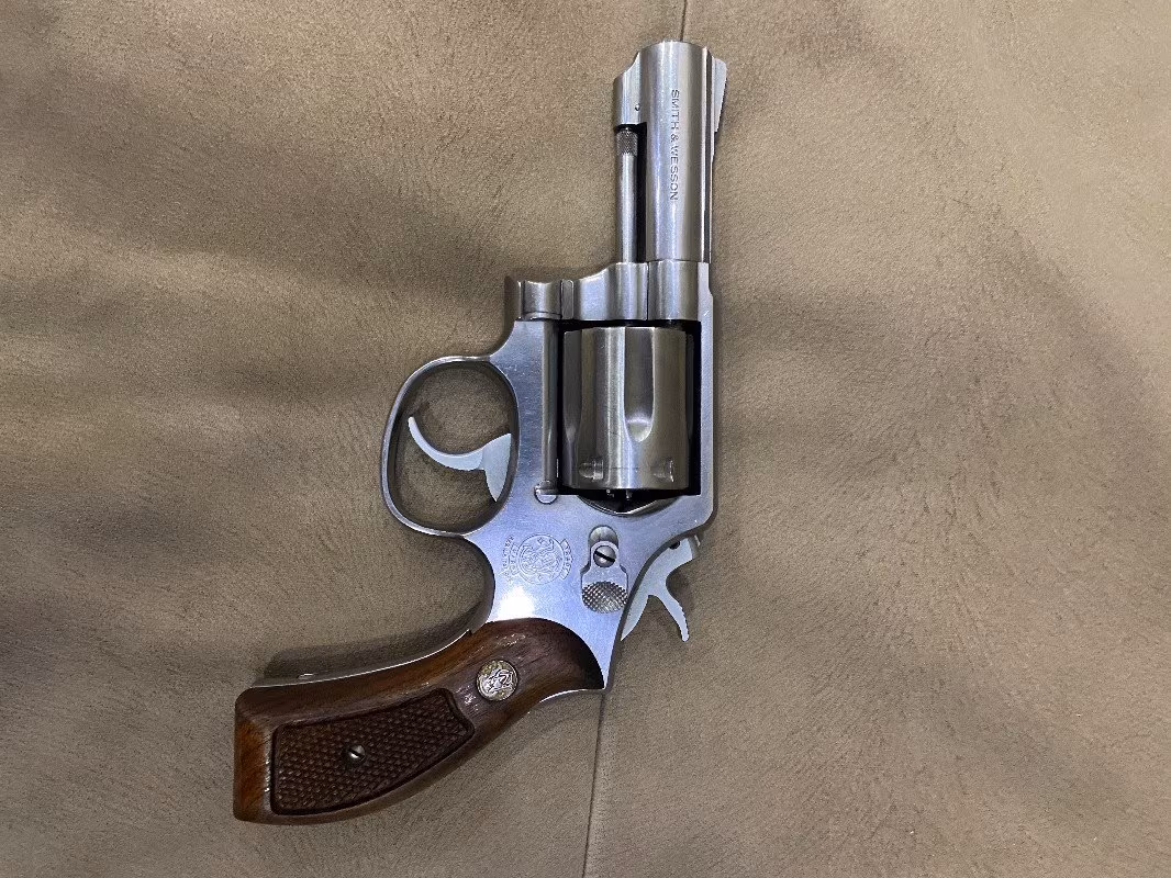 Çok temiz sıfır ayarında smith&wesson 357 Magnum