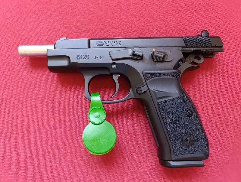 EMEKLİ EMNİYET GÖREVLİSİNDEN SIFIR KUTUSUNDA HİÇ ATIŞ YAPILMAYAN 2025 MODEL CZ 75 B KLONU SİYAH KROM CANİK S 120